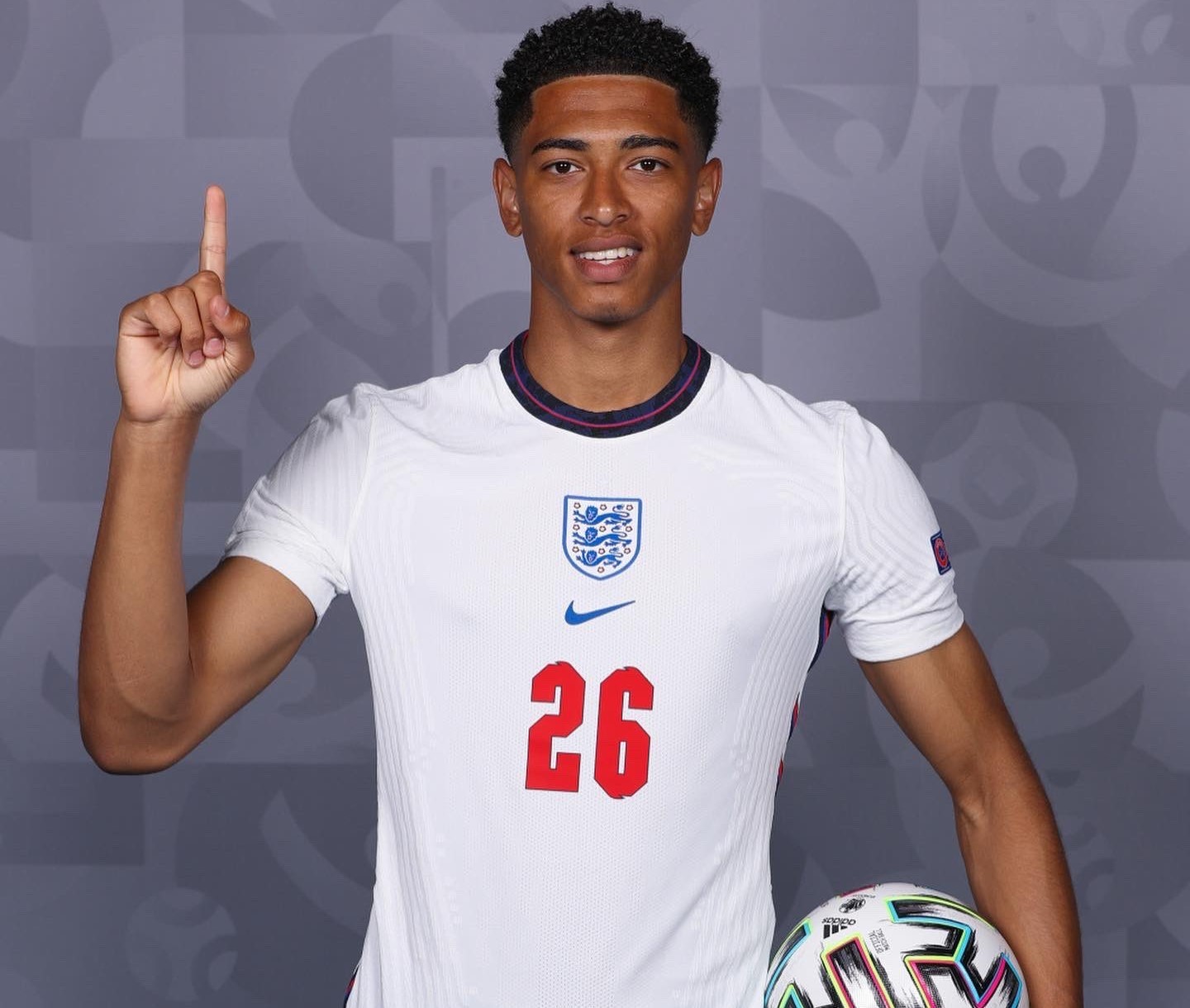 马卡：马塞洛之子恩佐-阿尔维斯首次入选欧青赛皇马U19大名单