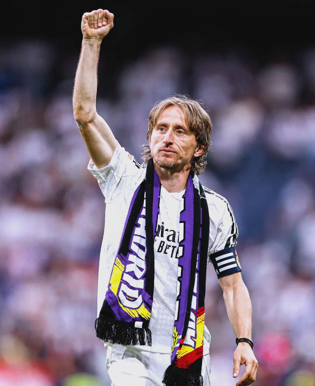 曼晚：瓜迪奥拉今夏在曼城训练中话不多，助教扮演更重要作用