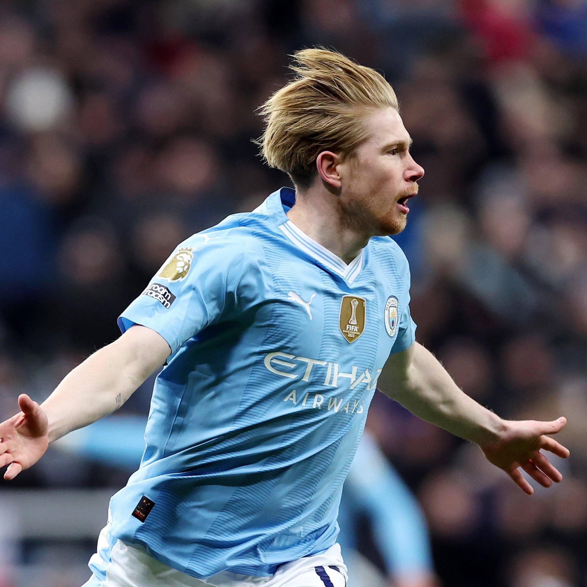 记者：皇马今天训练维尼修斯与姆巴佩长时间与教练组进行沟通